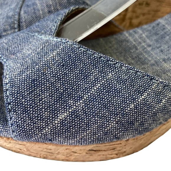 Tom’s Blue Denim Stacked Cork Wedge Peep Toe Sandals - Picture 6 of 9